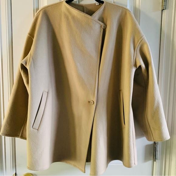 Uniqlo Beige Oversized Wool Blend Short Flowy Button Pocket Jacket | Small - Picture 4 of 8